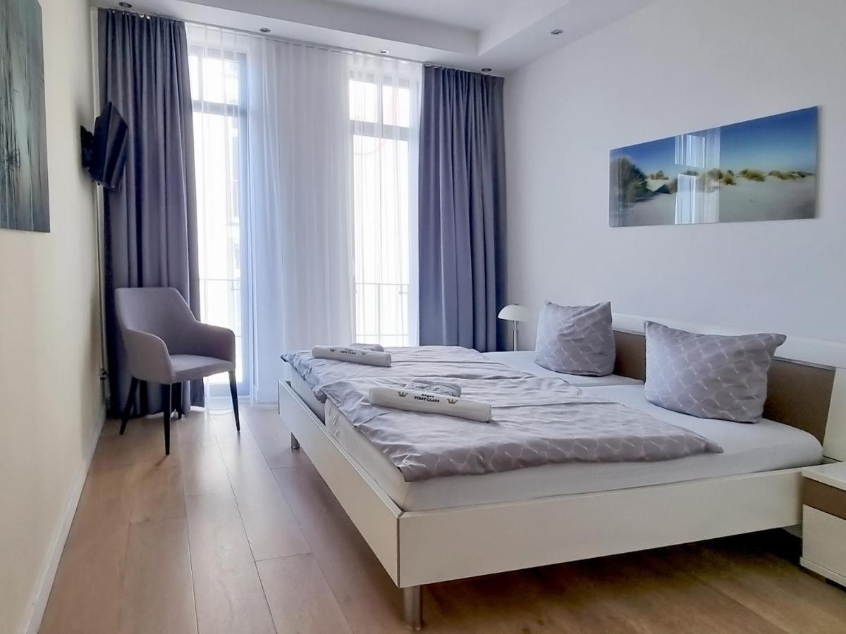 Villa Claire - Meerblicksuite "Sunrise Queen" Sellin  Buitenkant foto